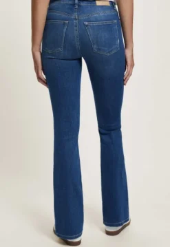 Flared | Jeans*Silvercreek Celsi Flare Jeans