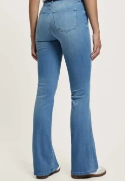 Slim | Jeans*Silvercreek Celsi Flare Jeans