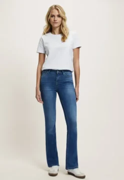 Flared | Jeans*Silvercreek Celsi Flare Jeans