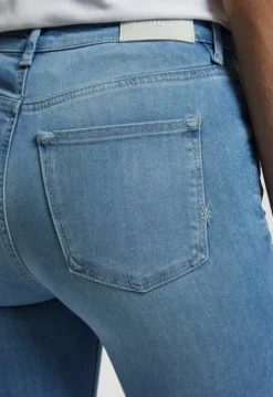 Slim | Jeans*Silvercreek Celsi Flare Jeans