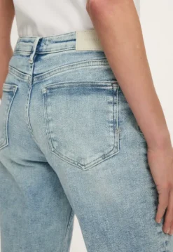 Tapered | Jeans*Silvercreek Cinna Slim Tapered Jeans