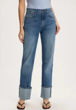 Straight | Jeans*Silvercreek Everly Straight Jeans